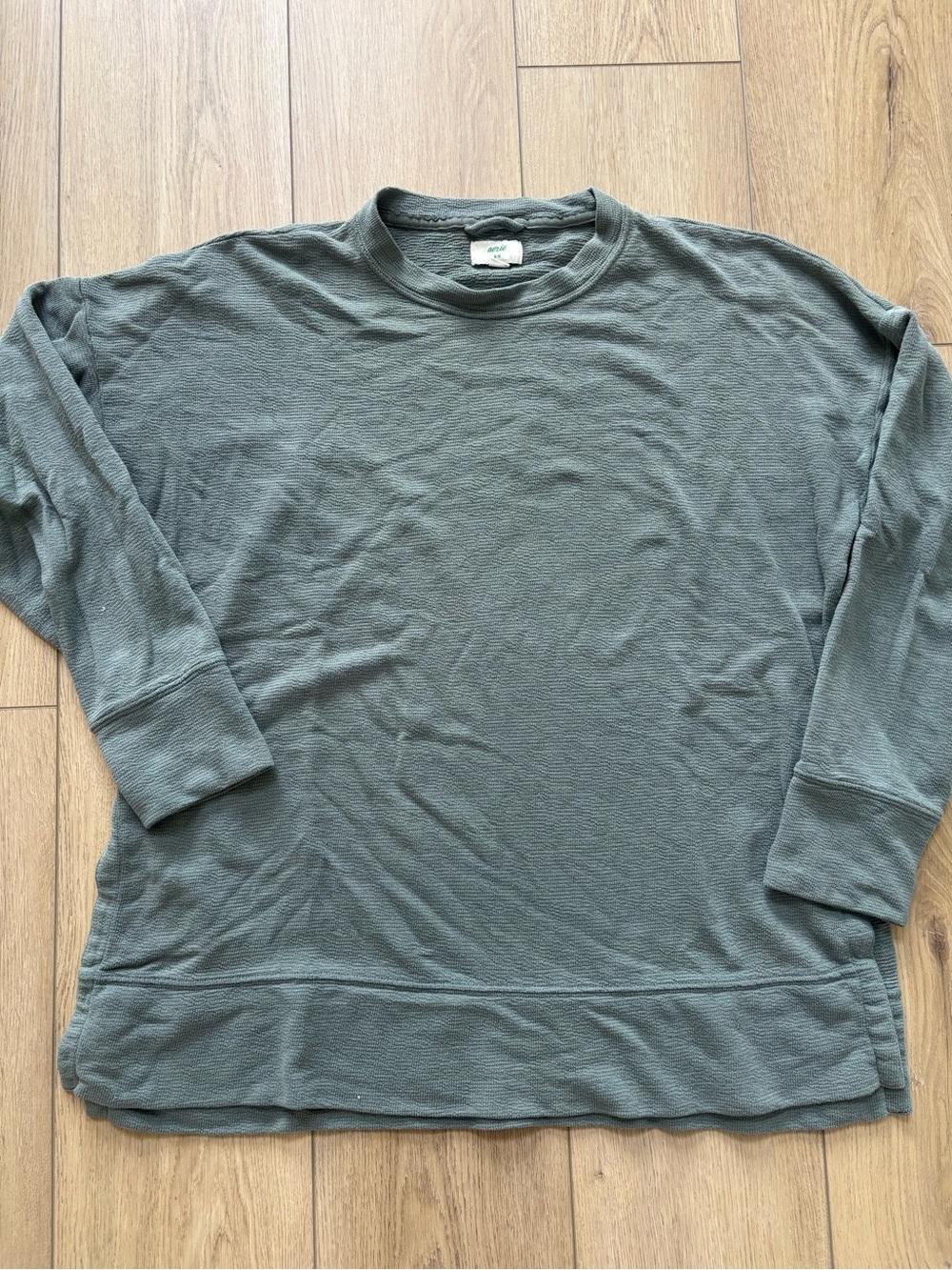 aerie Women's Long Sleeve Crewneck Sweatshirt in Olive Green